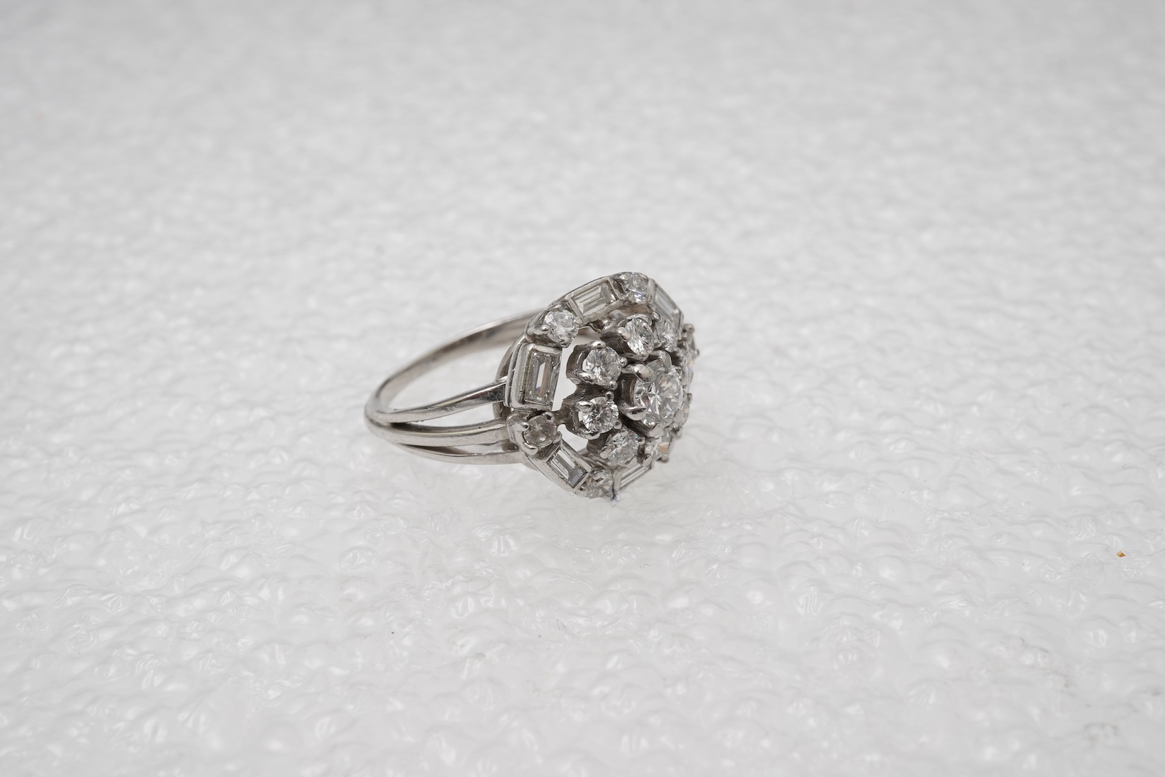 A diamond cluster ring